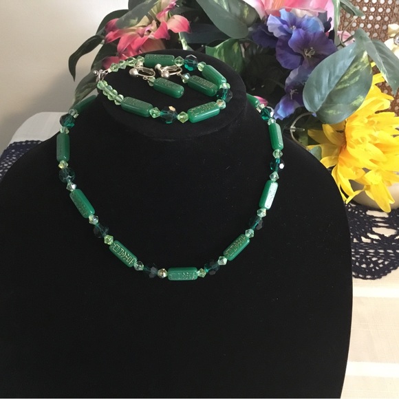 HP-HANDMADE THREE PIECE SETCRYSTAL&GLASS NECKLACE, BRACELET&CLIP DANGLE EARRINGS - Picture 2 of 8